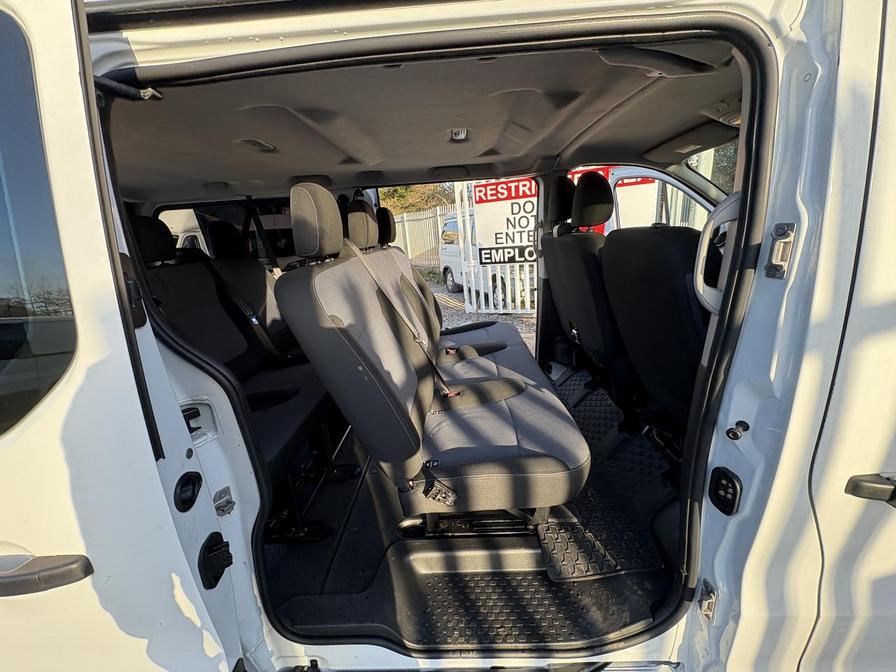 2016 Vauxhall Vivaro Combi – Model: Vivaro  Combi CDTi S/S – DY16BHP