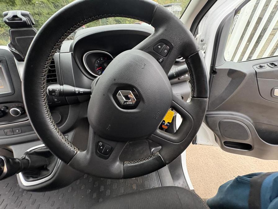 2020 Renault Trafic – Model: Trafic LL30 Sport Energy dCi – LV70EXA