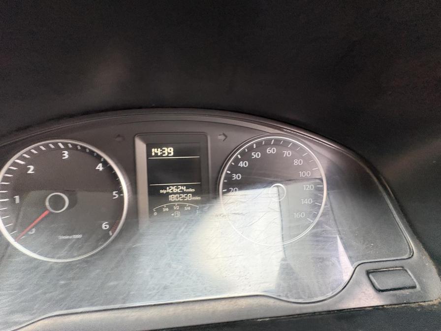 2012 Volkswagen Transporter – Model: Transporter T28 84 TDI SWB – RK62XJC