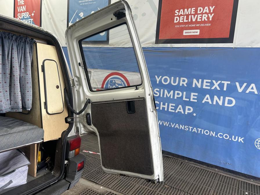 1993 Volkswagen Caravelle – Model: Transporter Caravelle – K302WFR