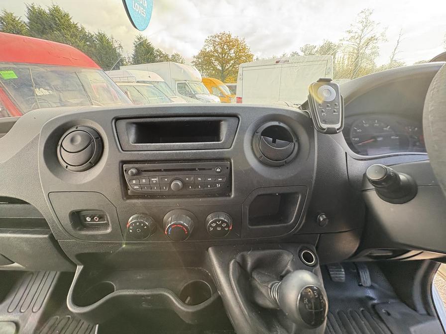 2012 Renault Master – Model: Master LL35 DCI 125 – PX12ONK