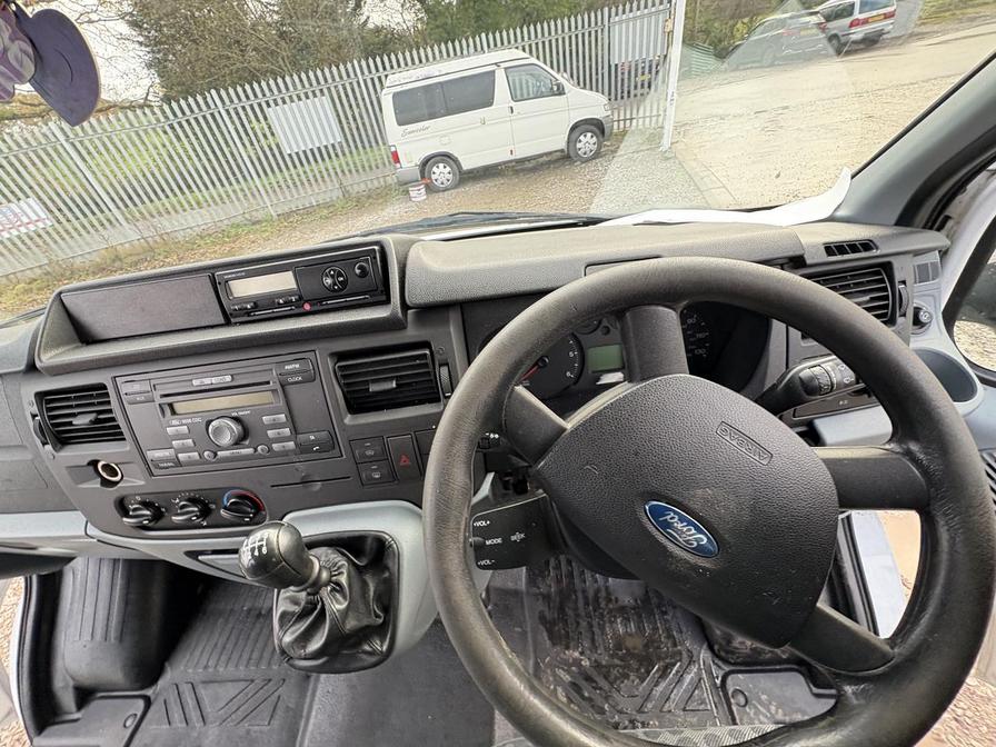 2007 Ford Transit – Model: Transit 100 17-Seat RWD – YT57YWN