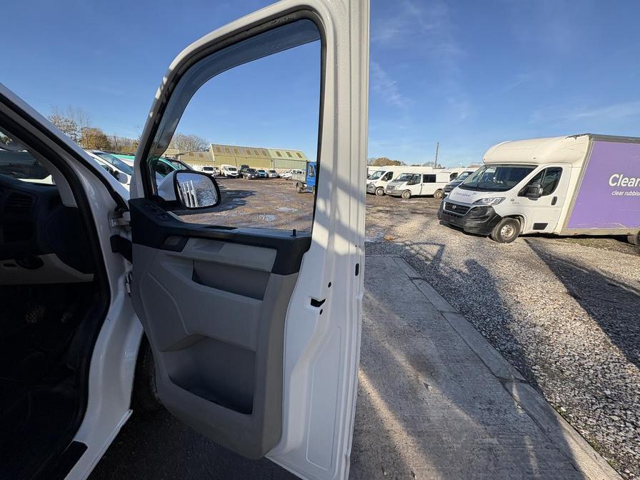 2018 Volkswagen Transporter – Model: Transporter T28 Highline TDI BlueMotion Technology – YS68HZV