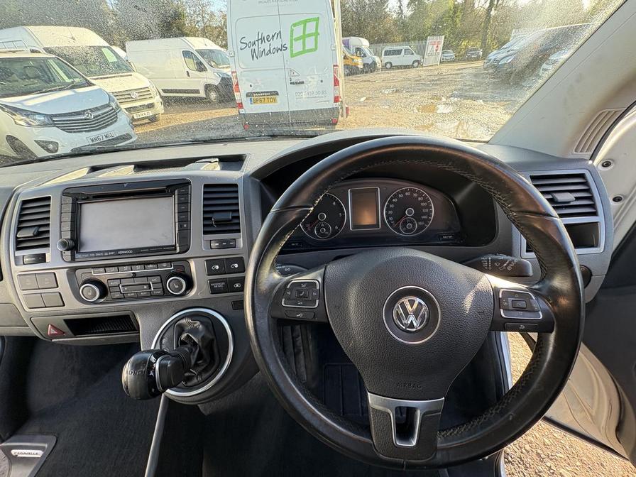 2013 Volkswagen Caravelle – Model: Caravelle Executive BlueMotion Technology TDI Auto – LN63XLC