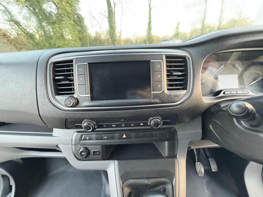 2022 Vauxhall Vivaro – Model: Vivaro F3100 Dynamic S/S – KN22KTU