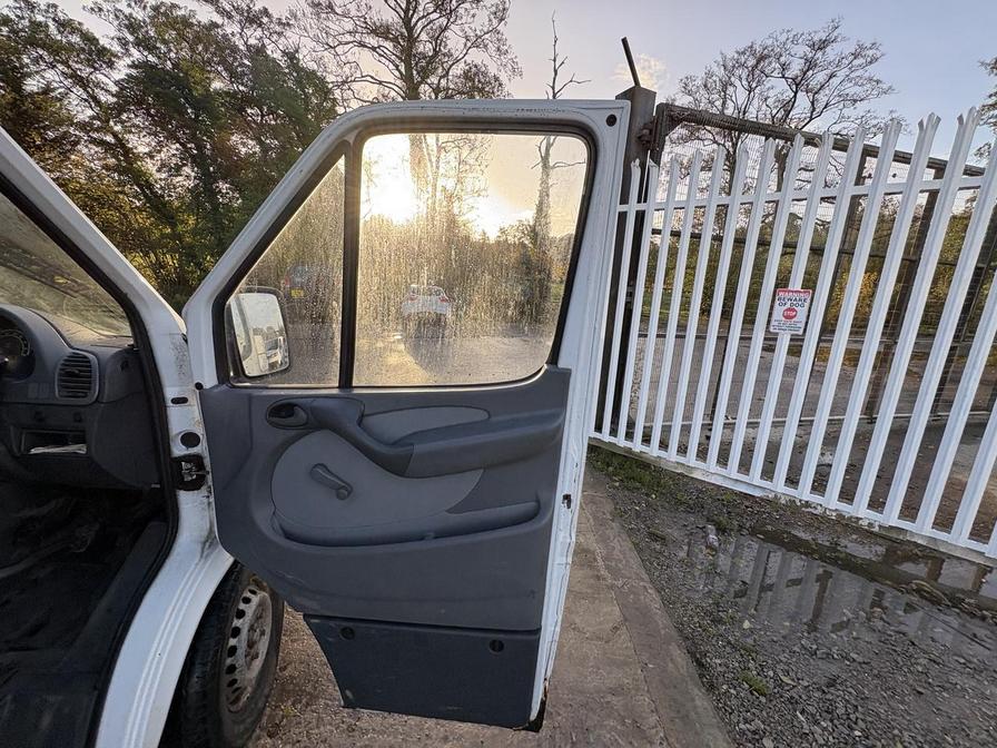 2001 Mercedes-Benz Sprinter – Model: Sprinter 311 CDI LWB – Y526URP