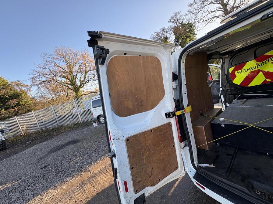 2017 Ford Transit Custom – Model: Transit Custom 270 Limited – HG17NTD