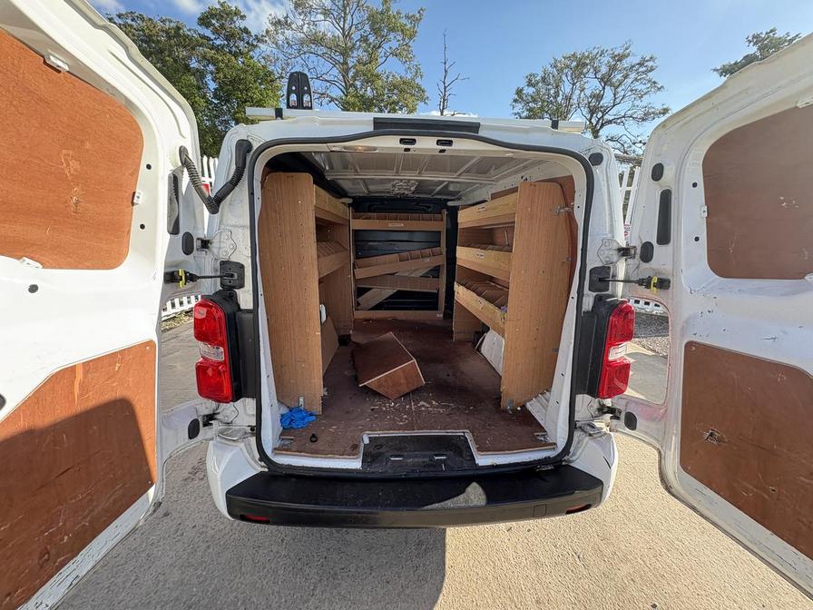 2020 Vauxhall Vivaro – Model: Vivaro 2900 Sportive S/S – YM69JWJ