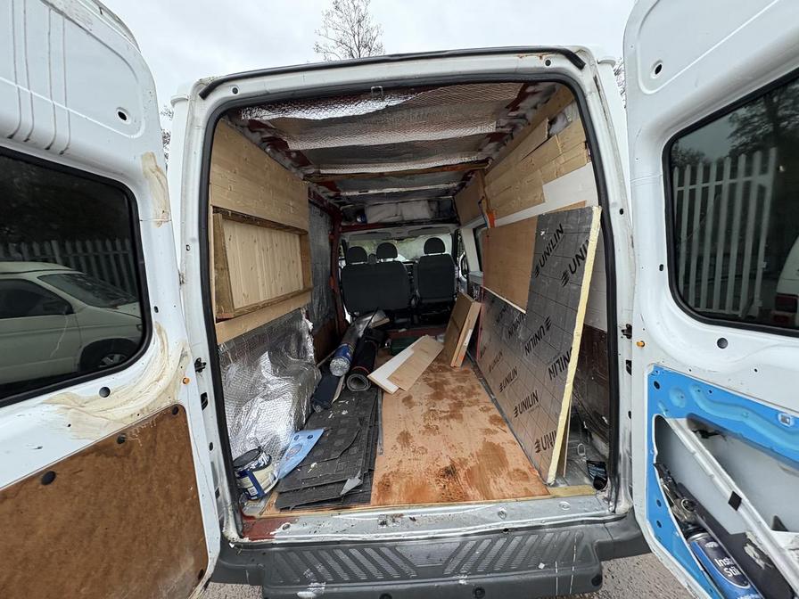 2009 Ford Transit – Model: Transit 115 T300 MWB FWD – FJ09GWP