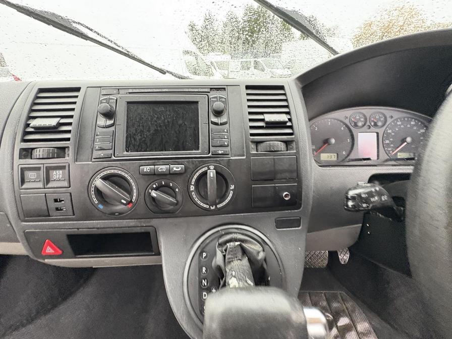 2009 Volkswagen Transporter – Model: Transporter Shuttle SE130 LWB Auto – RX58GXJ