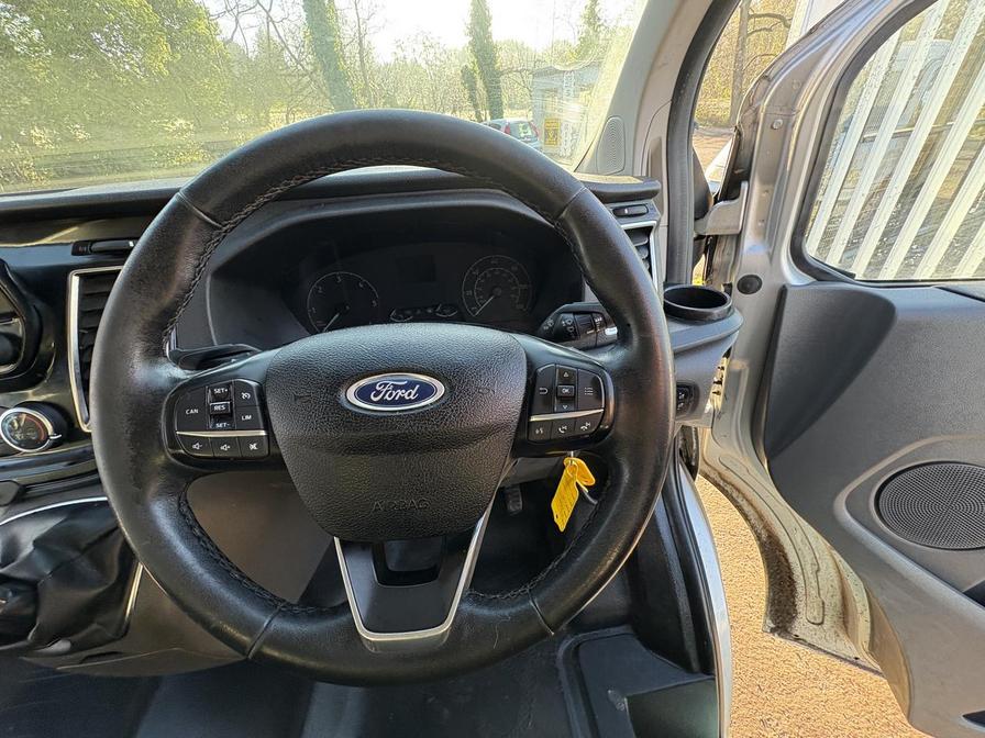 2018 Ford Transit Custom – Model: Transit Custom 300 Limited – WN68LNK