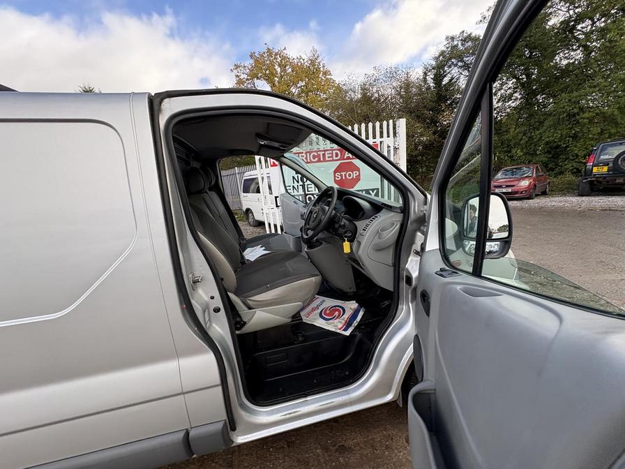 2011 Vauxhall Vivaro – Model: Vivaro 2700 CDTi 113 SWB – FG61YSY