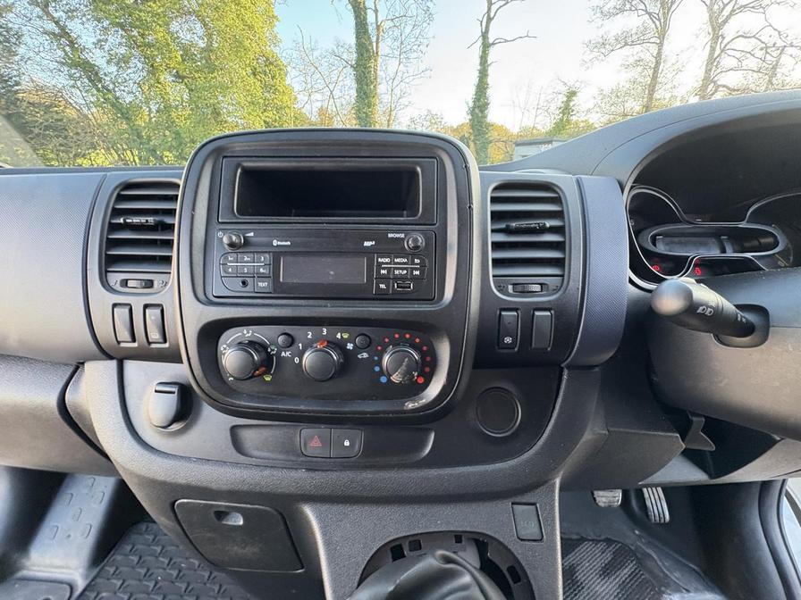 2016 Vauxhall Vivaro Combi – Model: Vivaro  Combi CDTi S/S – DY16BHP