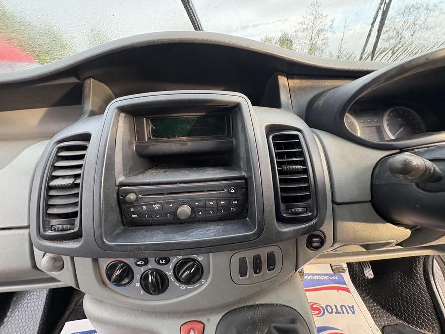 2011 Vauxhall Vivaro – Model: Vivaro 2700 CDTi 113 SWB – FP11YRK