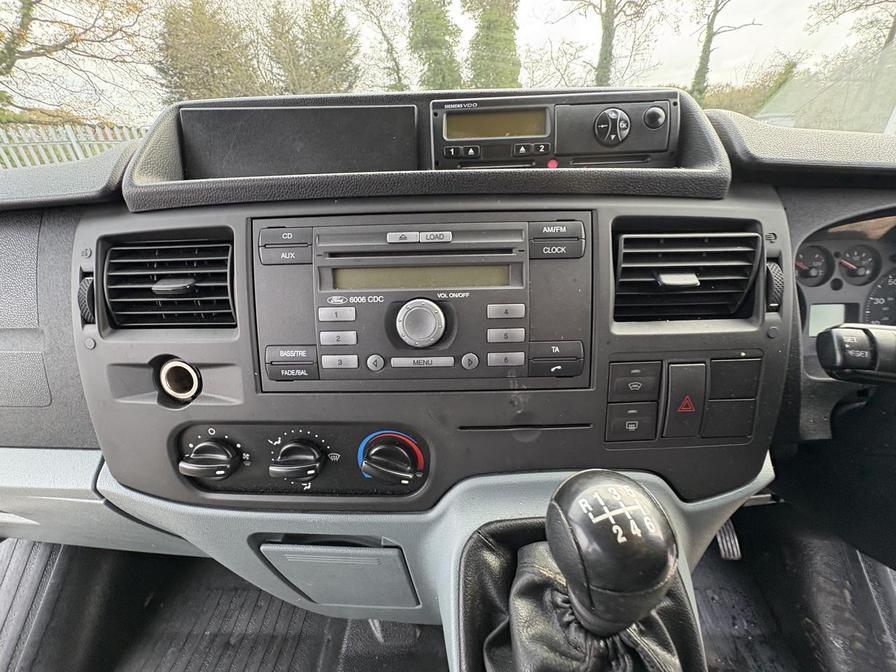 2007 Ford Transit – Model: Transit 100 17-Seat RWD – YT57YWN