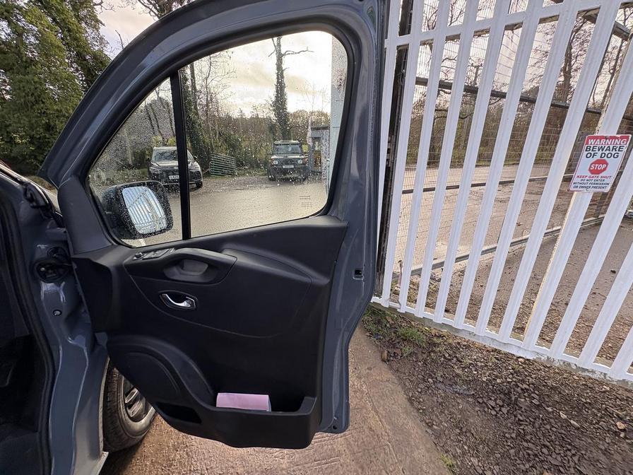 2021 Renault Trafic – Model: Trafic SL28 Black Edition Energy dCi – SA21UBE