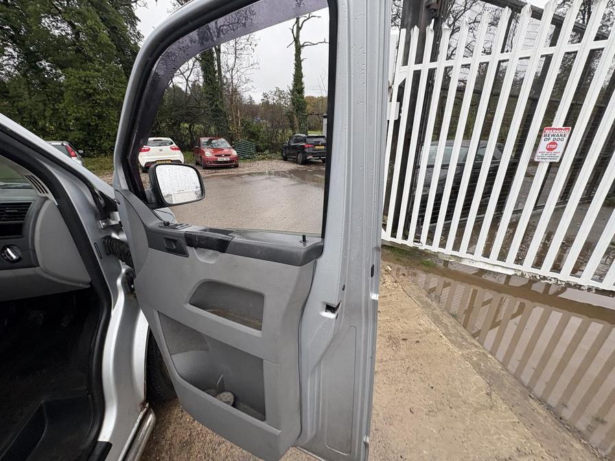 2006 Volkswagen Transporter – Model: Transporter T28 102 TDI SWB – FX56ZDH