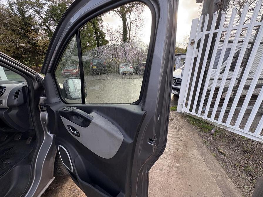 2018 Renault Trafic – Model: Trafic SL27 Sport Nav dCi – AK68COU