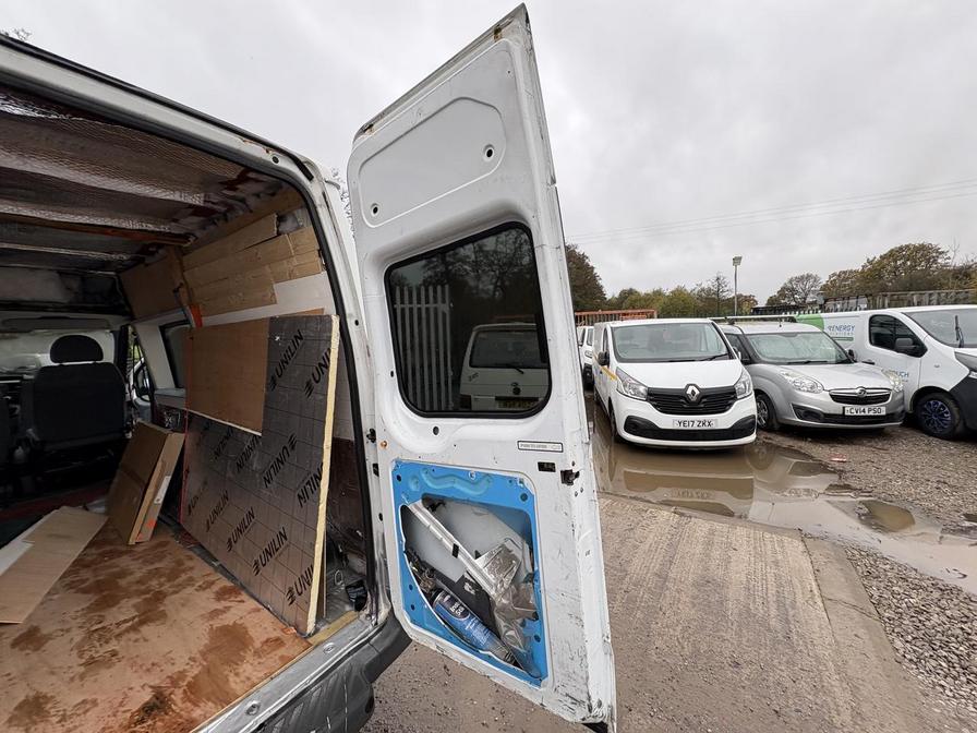 2009 Ford Transit – Model: Transit 115 T300 MWB FWD – FJ09GWP