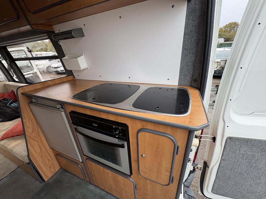 2002 Peugeot Boxer – Model: Boxer 320 LWB – GF02URW