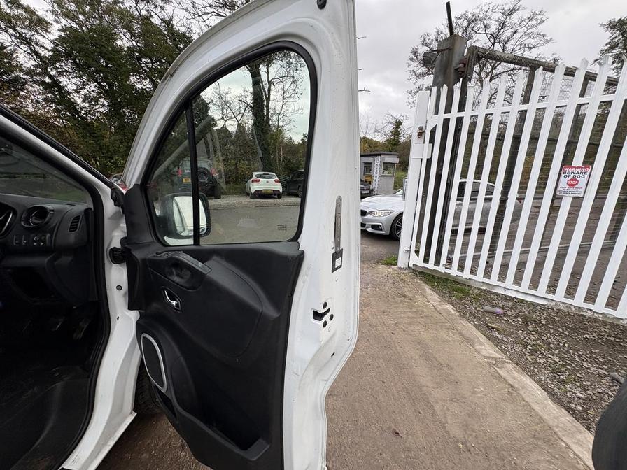 2017 Vauxhall Vivaro – Model: Vivaro  2900 Sportive CDTi – DN67TGE