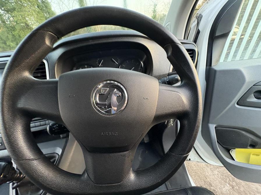 2022 Vauxhall Vivaro – Model: Vivaro F3100 Dynamic S/S – KN22KTU