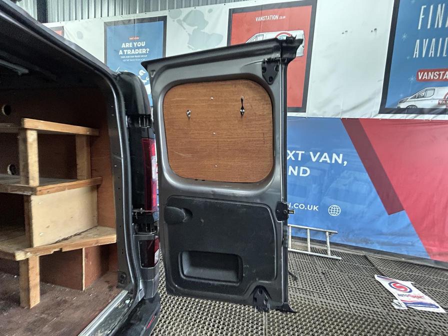 2019 Vauxhall Vivaro – Model: Vivaro 2700 Sport CDTi BT S/S – WV19MBY