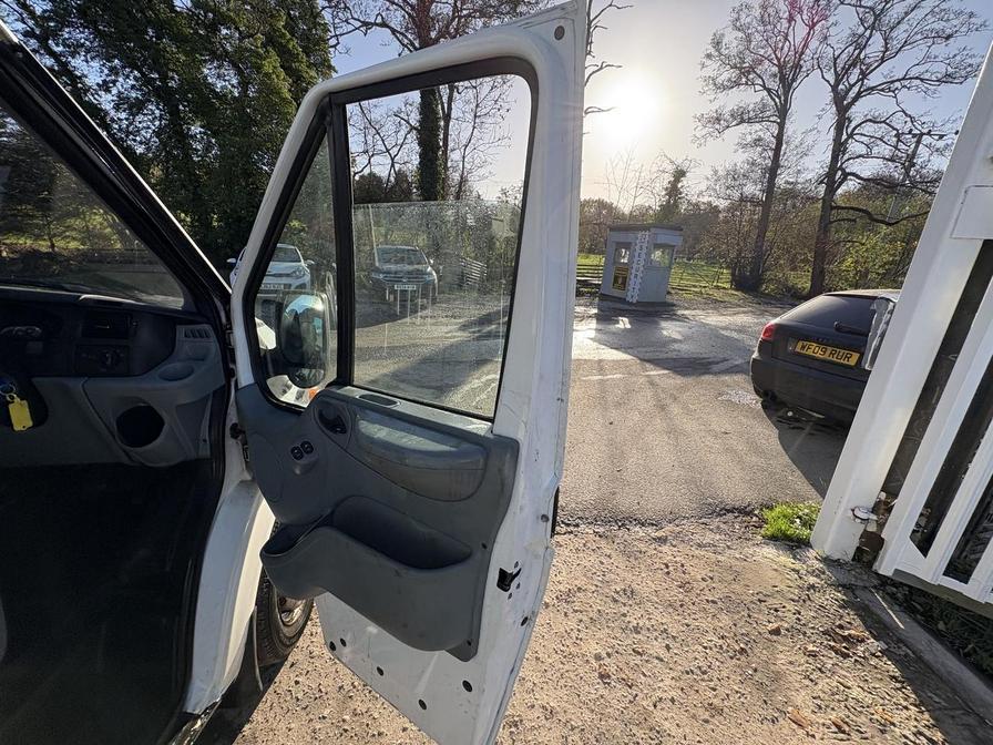 2009 Ford Transit – Model: Transit 140 T430 17s RWD – CP09KXA