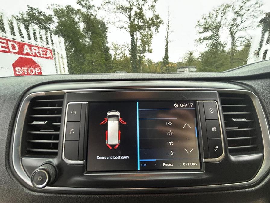 2018 Peugeot Expert – Model: Expert Professional Standard Blue HDi – MF18CZG