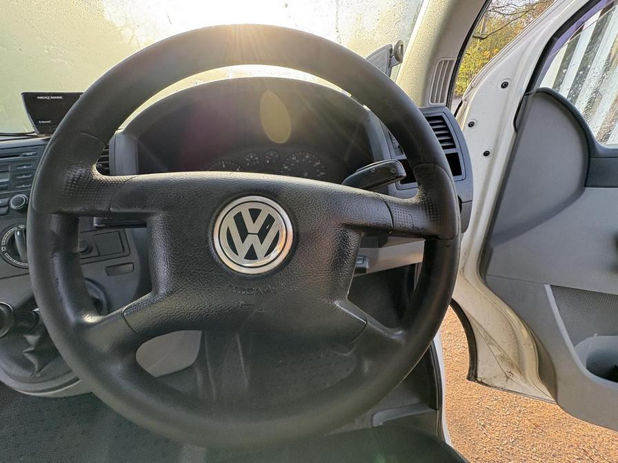 2007 Volkswagen Transporter – Model: Transporter T28 102 TDI SWB – YY07GPU