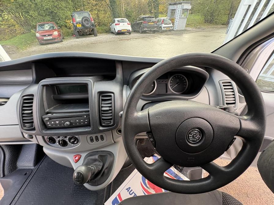 2011 Vauxhall Vivaro – Model: Vivaro 2700 CDTi 113 SWB – FG61YSY