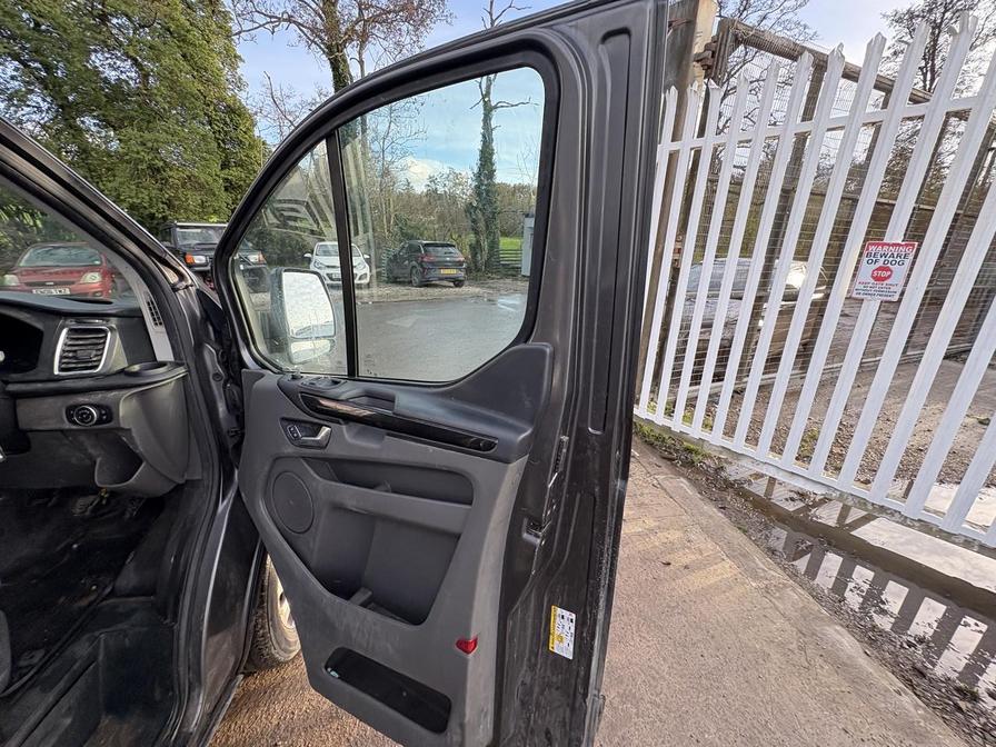 2020 Ford Transit Custom – Model: Transit Custom 300 Limited EcoBlue – MJ70PXH