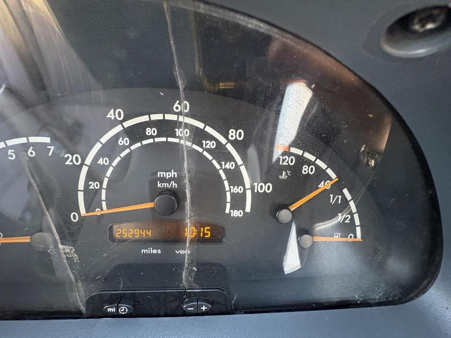 2001 Mercedes-Benz Sprinter – Model: Sprinter 311 CDI LWB – Y526URP