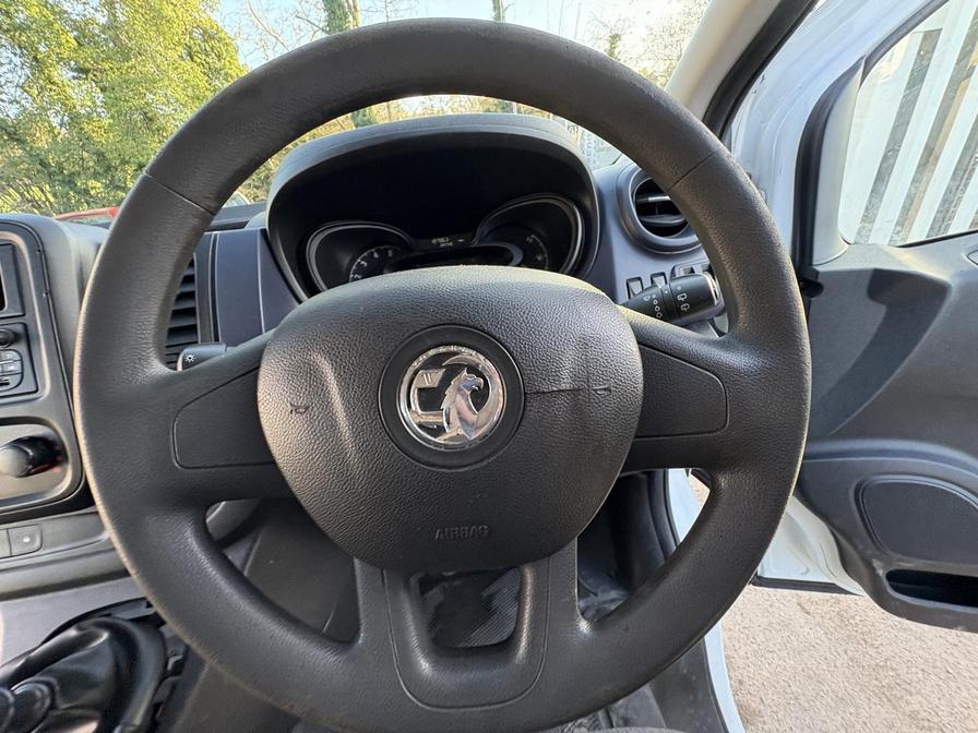 2016 Vauxhall Vivaro Combi – Model: Vivaro  Combi CDTi S/S – DY16BHP