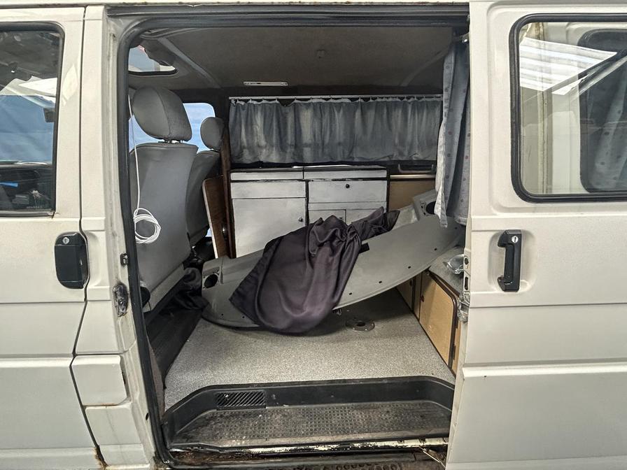 1993 Volkswagen Caravelle – Model: Transporter Caravelle – K302WFR