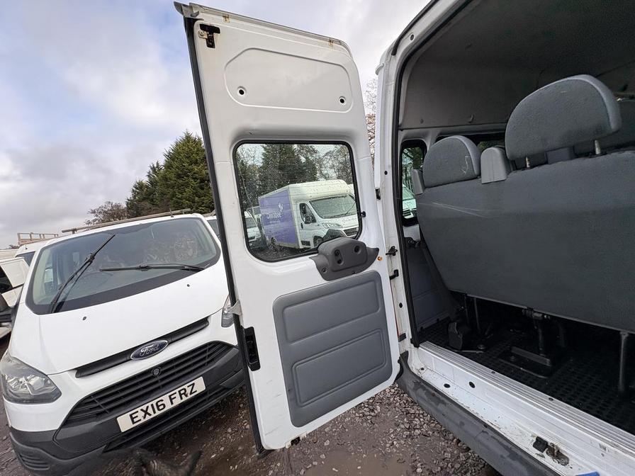 2007 Ford Transit – Model: Transit 100 17-Seat RWD – YT57YWN