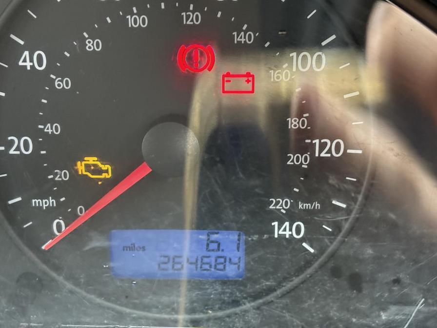 2009 Volkswagen Transporter – Model: Transporter Shuttle SE130 LWB Auto – RX58GXJ