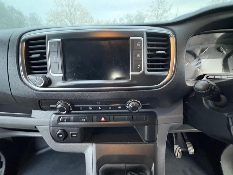 2020 Vauxhall Vivaro – Model: Vivaro 2900 Dynamic S/S – DY20OZJ