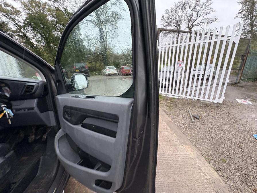 2020 Vauxhall Vivaro – Model: Vivaro 2900 Sportive S/S – CA69NFT