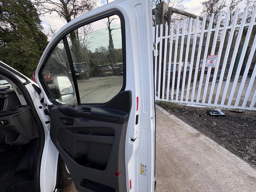 2018 Ford Transit Custom – Model: Transit Custom 320 Base – LD18VRJ