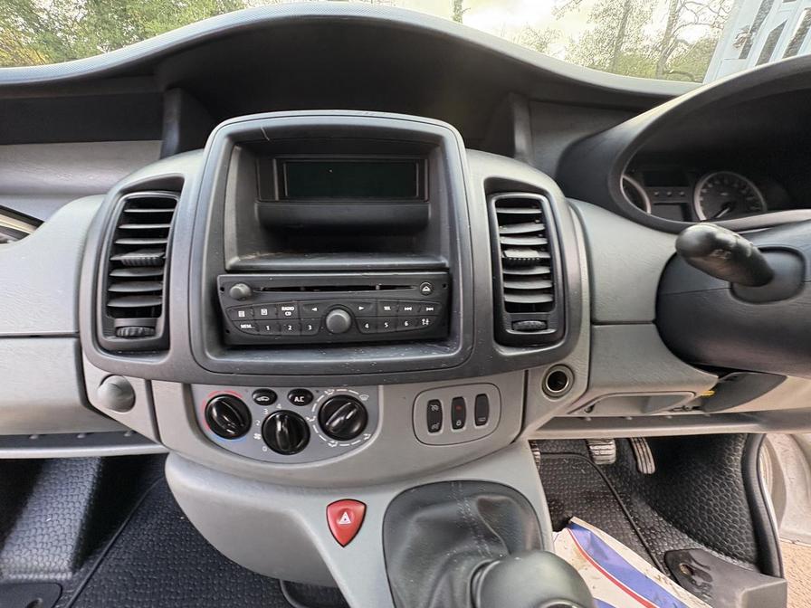 2011 Vauxhall Vivaro – Model: Vivaro 2700 CDTi 113 SWB – FG61YSY