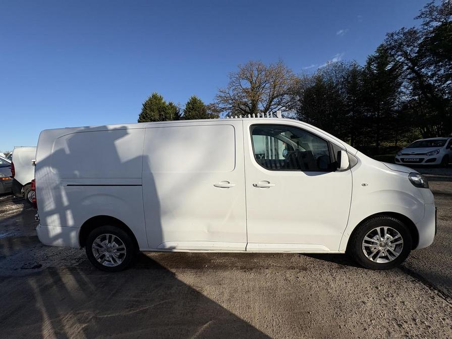 2019 Vauxhall Vivaro – Model: Vivaro 2900 Sportive S/S – DS69KMY