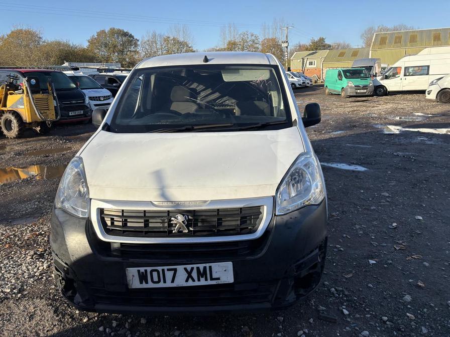 2017 Peugeot Partner – Model: Partner Professional L1 Blue HDi – WO17XML