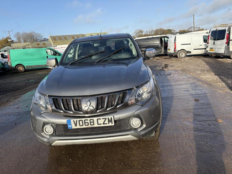 2018 Mitsubishi L200 – Model: L200 Barbarian DI-D Auto – VO68CZM