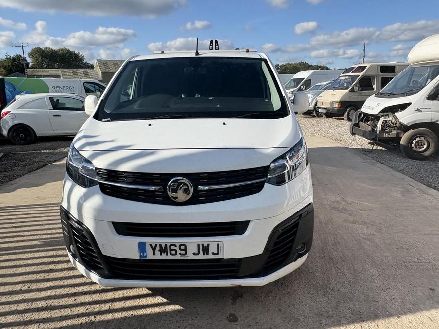 2020 Vauxhall Vivaro – Model: Vivaro 2900 Sportive S/S – YM69JWJ