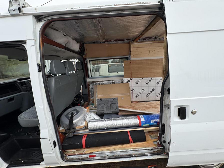 2009 Ford Transit – Model: Transit 115 T300 MWB FWD – FJ09GWP
