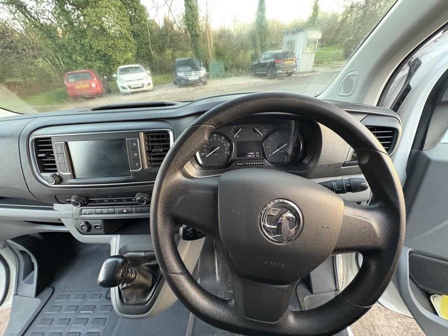 2022 Vauxhall Vivaro – Model: Vivaro F3100 Dynamic S/S – KN22KTU