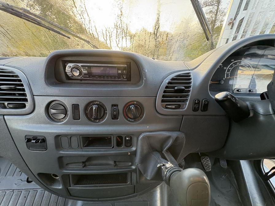 2001 Mercedes-Benz Sprinter – Model: Sprinter 311 CDI LWB – Y526URP