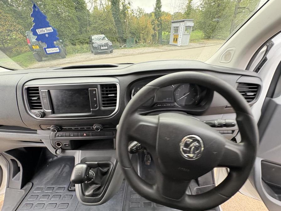 2019 Vauxhall Vivaro – Model: Vivaro 2900 Sportive S/S – DY69EKT