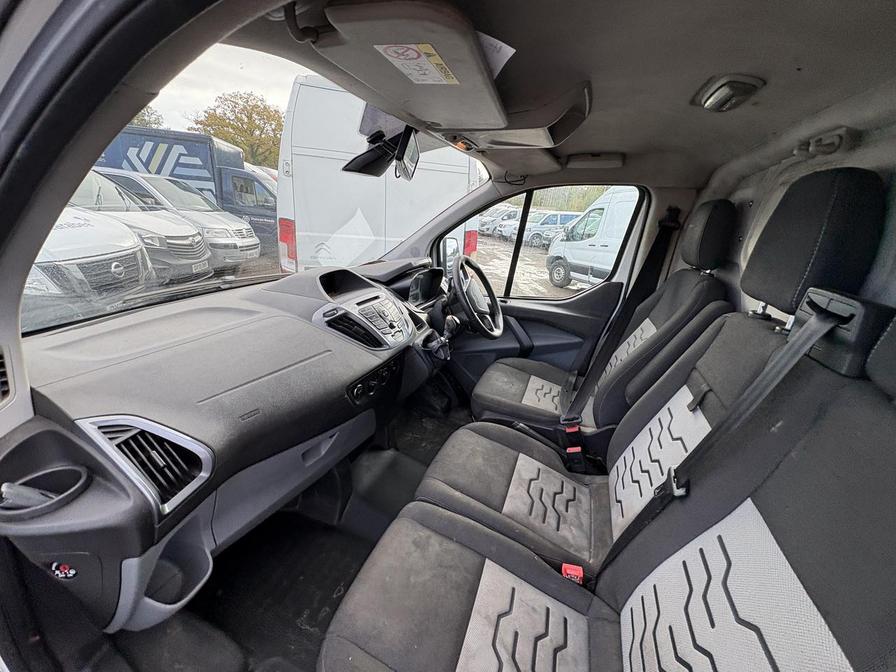 2016 Ford Transit Custom – Model: Transit Custom 270 Limited E-Tech – EO16MFV